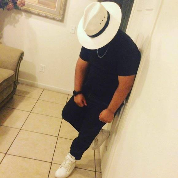 Meet your Posher, Roberto - Picture 1 of 1